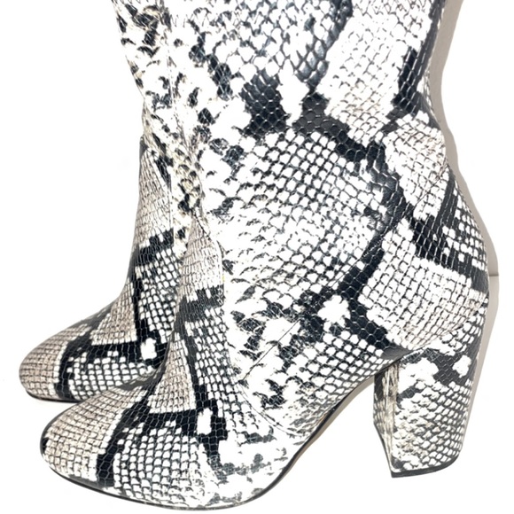 Snakeskin bootie - Picture 1 of 2